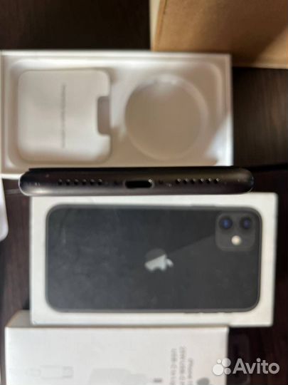 iPhone 11, 64 ГБ