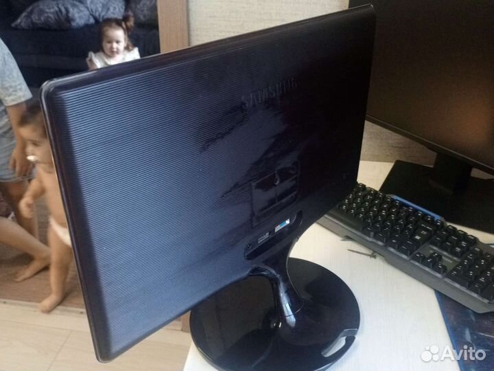 Монитор Samsung 20