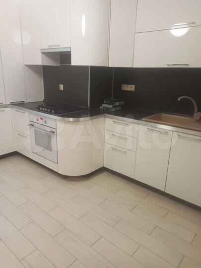 2-к. квартира, 74 м², 7/10 эт.