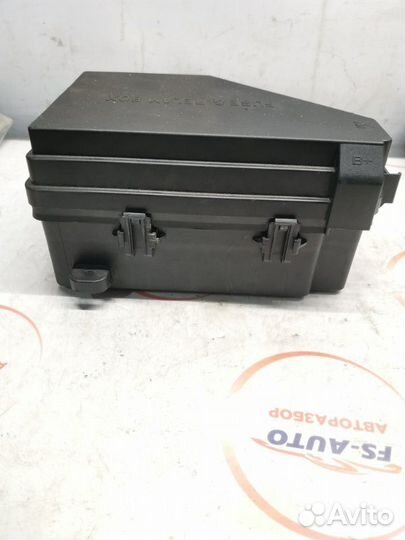 Блок предохранителей под капот Ssangyong Action