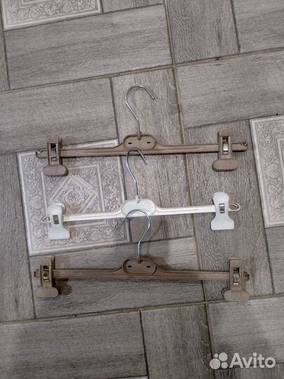 Вешалки. для юбок и брюк с прищепками