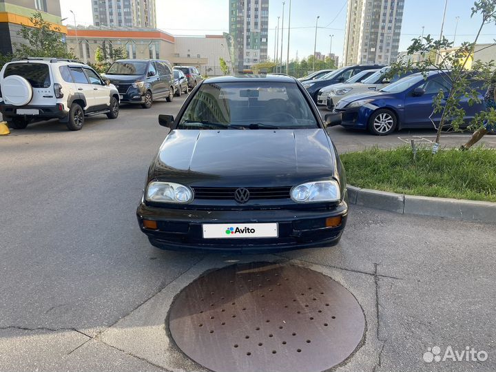 Volkswagen Golf 1.8 МТ, 1996, 250 000 км