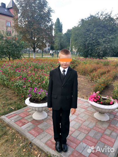 Костюм школьный тройка