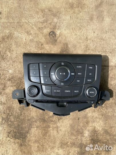 Панель управления магнитолой Chevrolet Cruze
