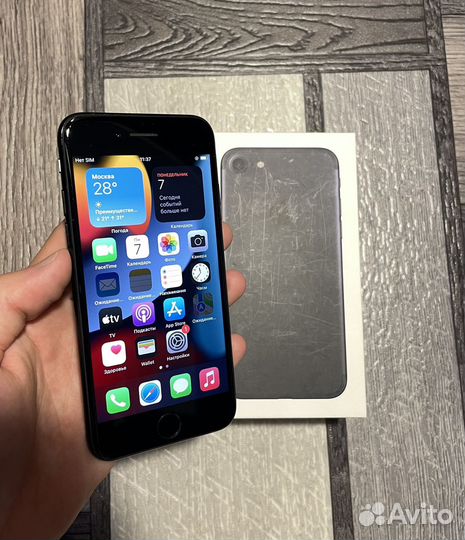 Телефон iPhone 7 Jet Black
