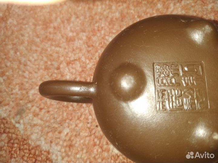 Миниатюрный чайник из исинской глины
