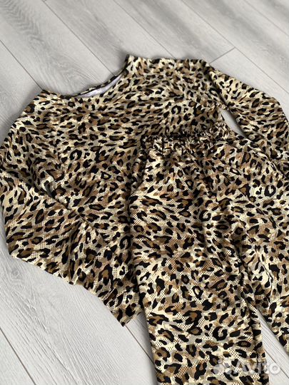 Спортивный костюм новый