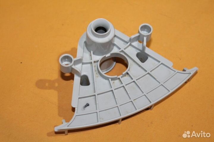 Держатель (крепление) нижнего импеллера Electrolux