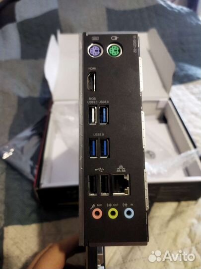 Материнская плата