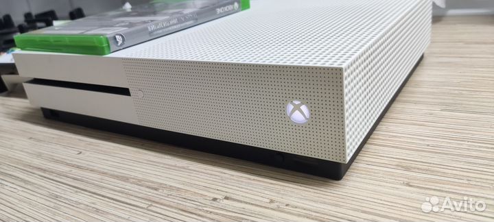 X BOX ONE S