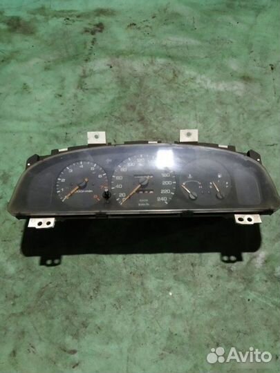 Приборная панель Mazda 626