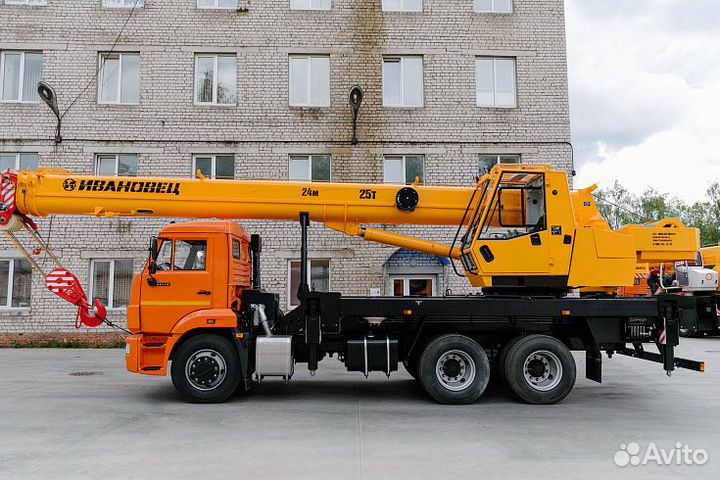 Автокран 25т