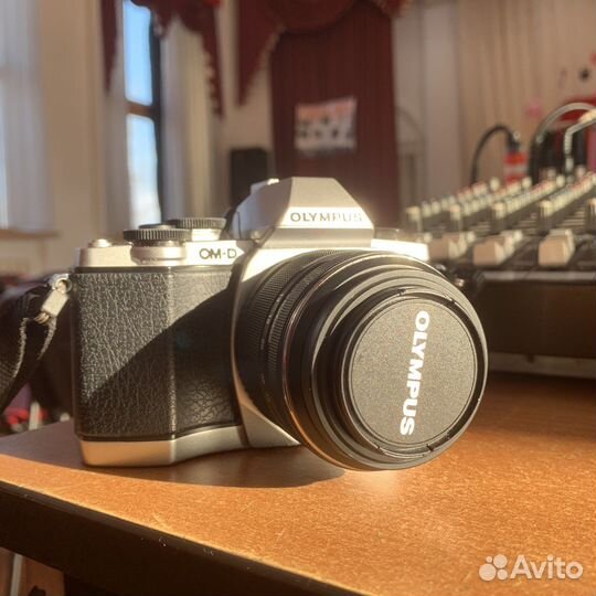 Фотоаппарат Olympus OM-D E-M10