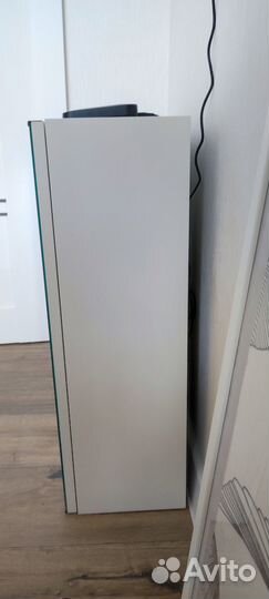 Раковина и кухонная мойка в сборе