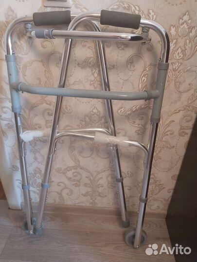 Ходунки для пожилых инвалидов