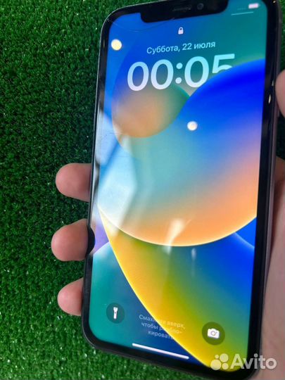 Телефон iPhone 11