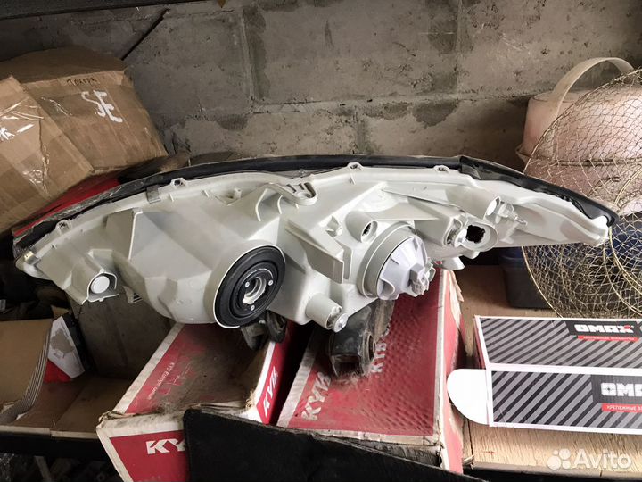 Фара на Тойота Камри 01-04