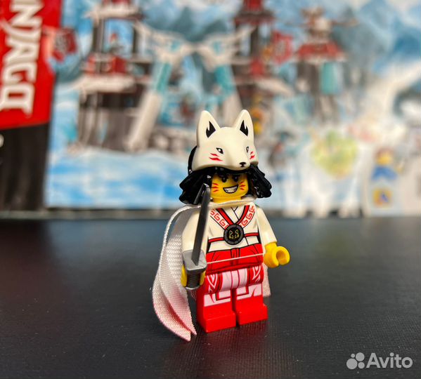 Фигурка lego akita из набора 70678