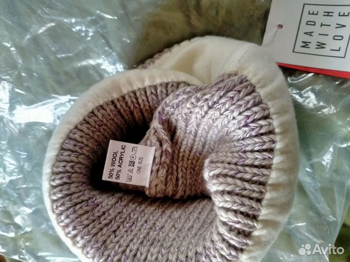 Новая Шапка женская. Голубая и бежевая