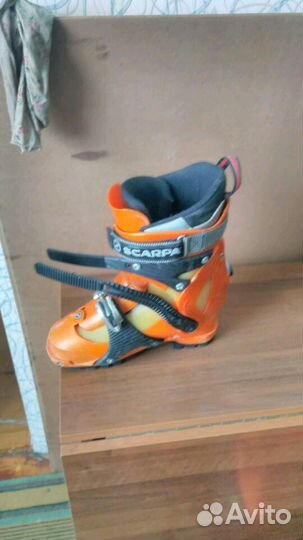 Лыжные ботинки