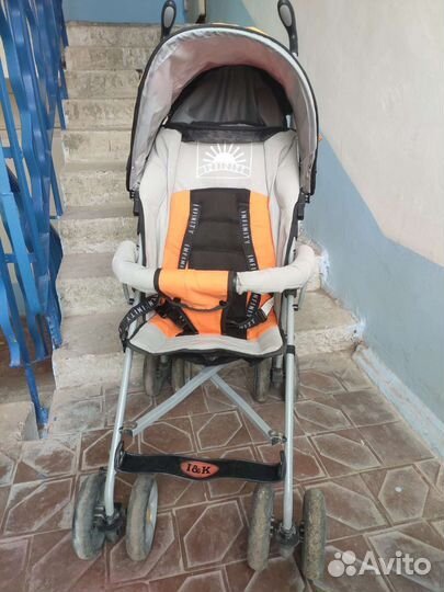 Коляска прогулочная