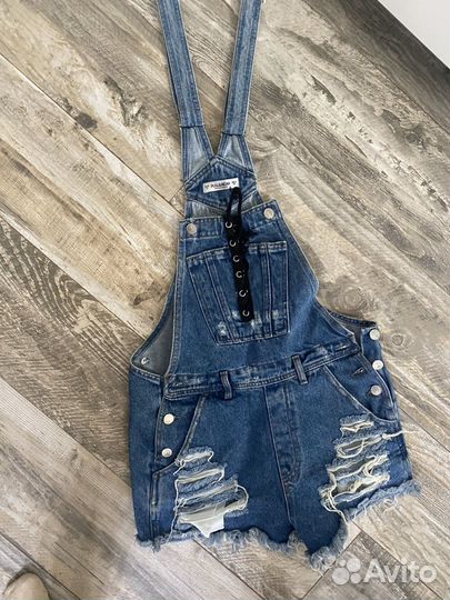 Вещи пакетом на молодую девушку