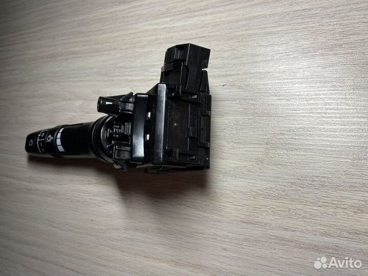 Переключатель стеклоочистителя лобового стекла