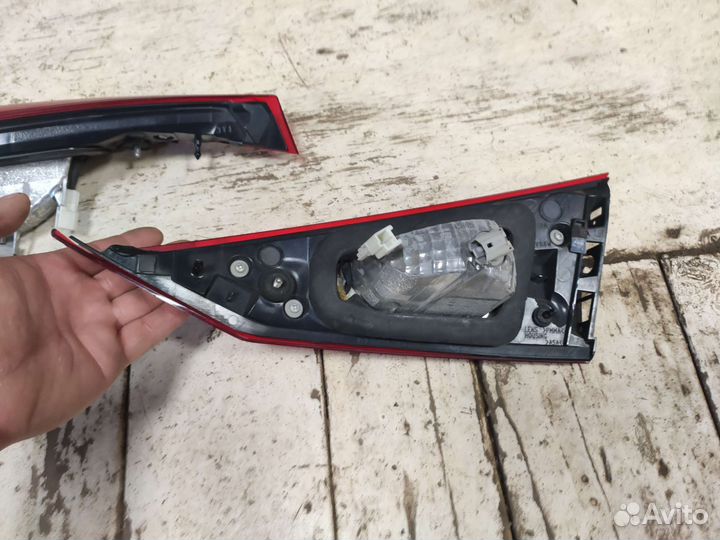 Фонари задние внутренние mazda 3 BM