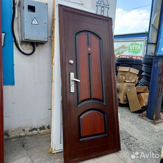 Металлическая дверь бу 860 2050