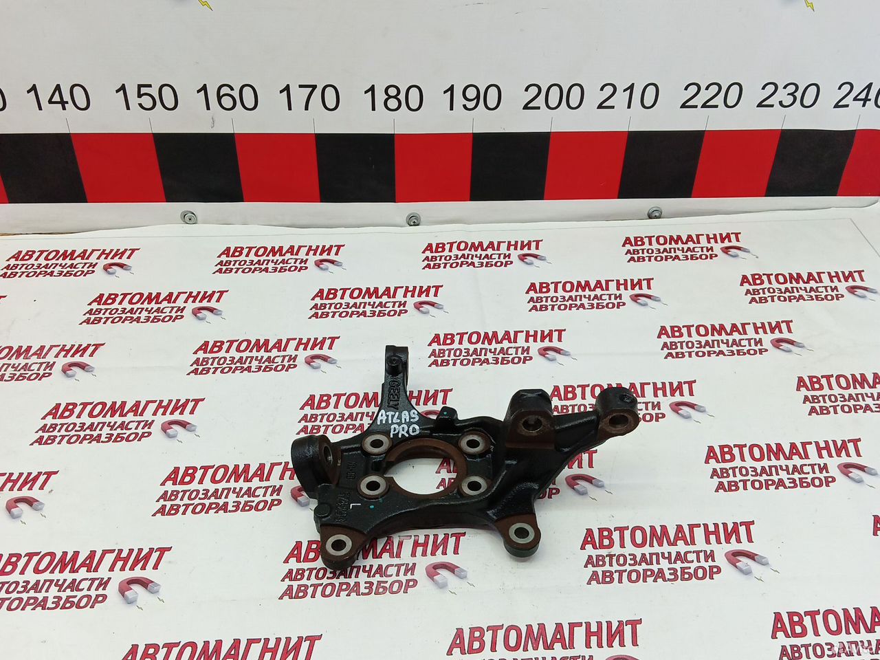 Кулак поворотный левый Джили Атлас Про