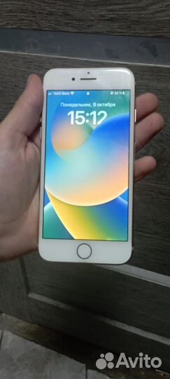 iPhone 8, 64 ГБ