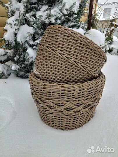 Кашпо из искусственного ротанга