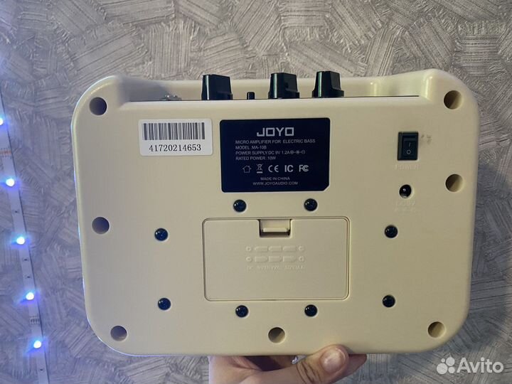 Басовый комбоусилитель