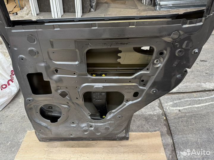 Дверь задняя правая nissan murano Z 52