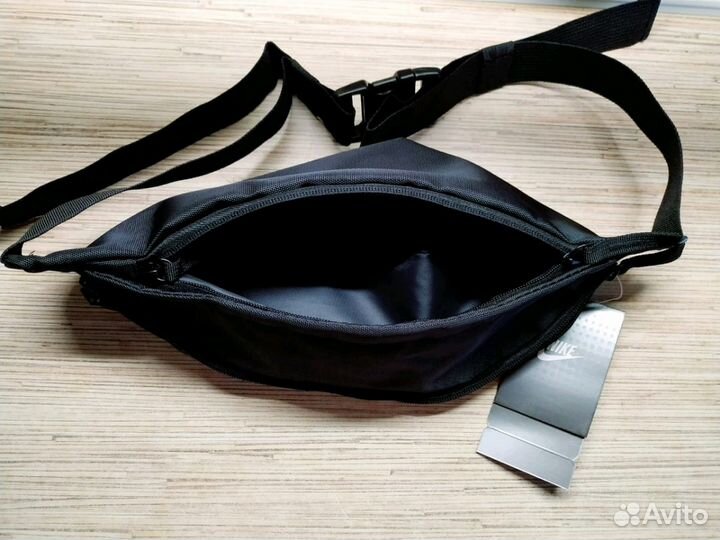 Сумка на пояс Nike