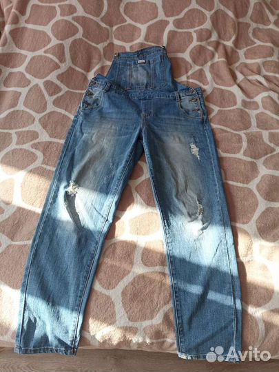 Джинсовый костюм тройка плюс кроссовки Reebok