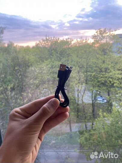 Автомобильный держатель с беспроводной зарядкой