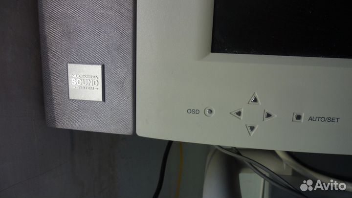 Монитор LG Flatron LCD 575LM