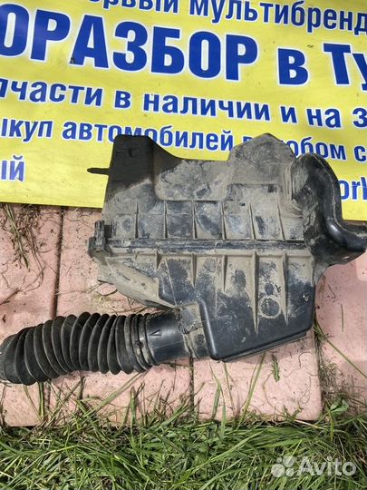 Корпус воздушного фильтра Ford KA