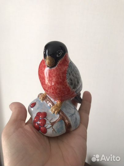 Снегирь с рябиной майолика