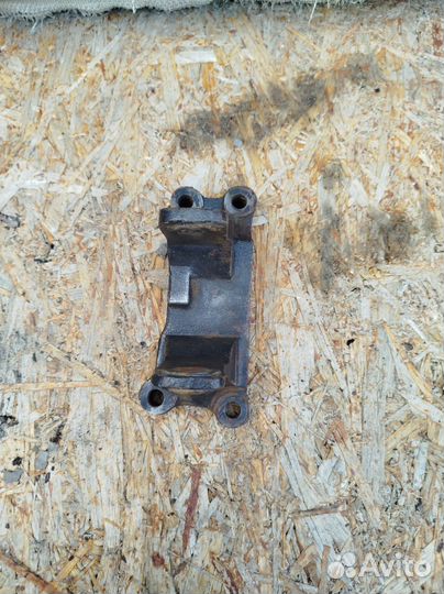 Кронштейн двигателя левый Chery Tiggo T11