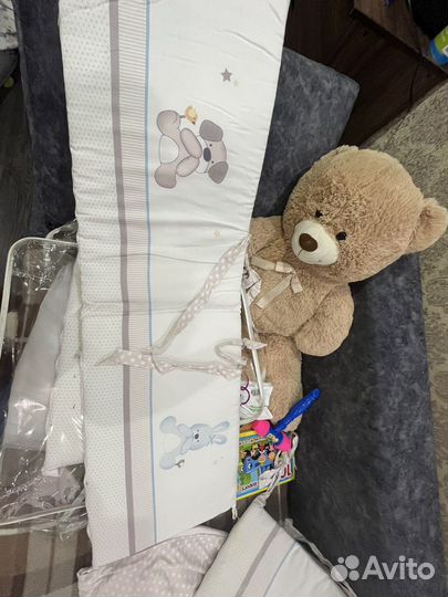 Бортики в кроватку с балдахином