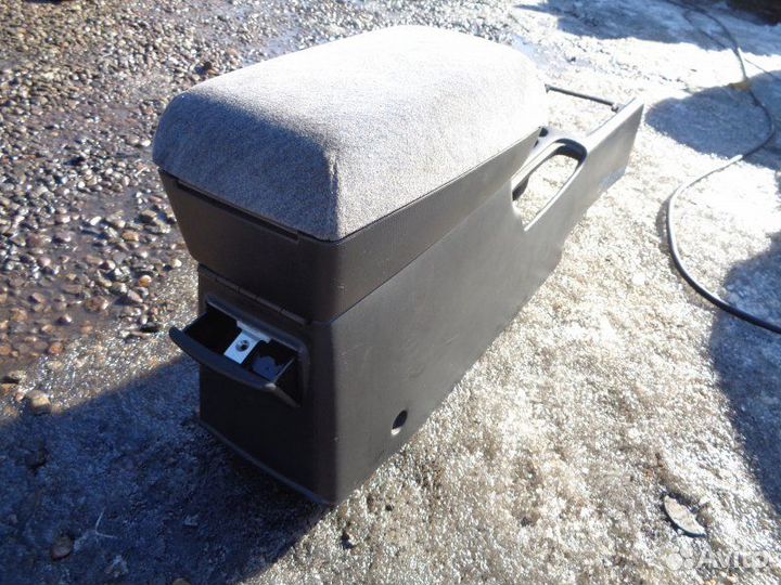 Бардачок между сиденьями Nissan Primera QP11