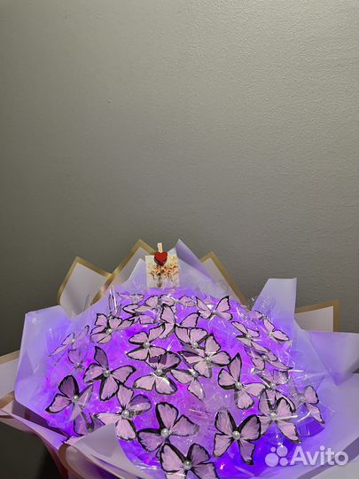 Букет из бабочек с подсветкой