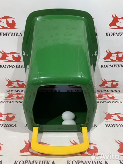 Гнездо для кур с насестом