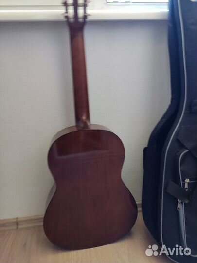 Классическая гитара Yamaha с 40