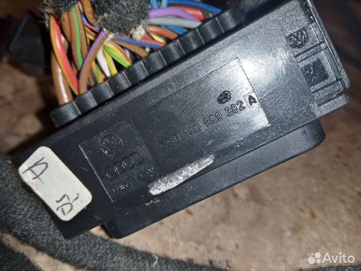 Жгут проводов водительской двери Пассат Б5 Фольксв