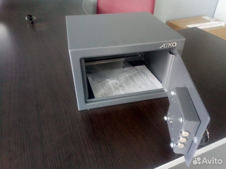 Сейф для денег, документов, пистолета