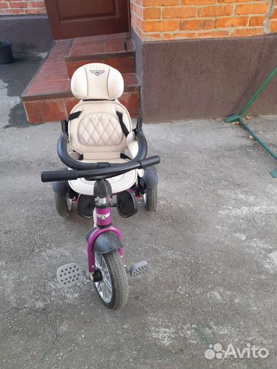 Трехколесный велосипед