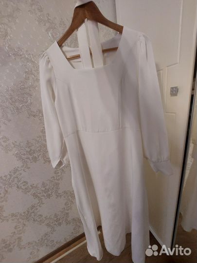 Платье белое 44-46